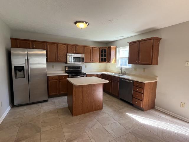Building Photo - 4 bedroom in Zionsville IN 46077