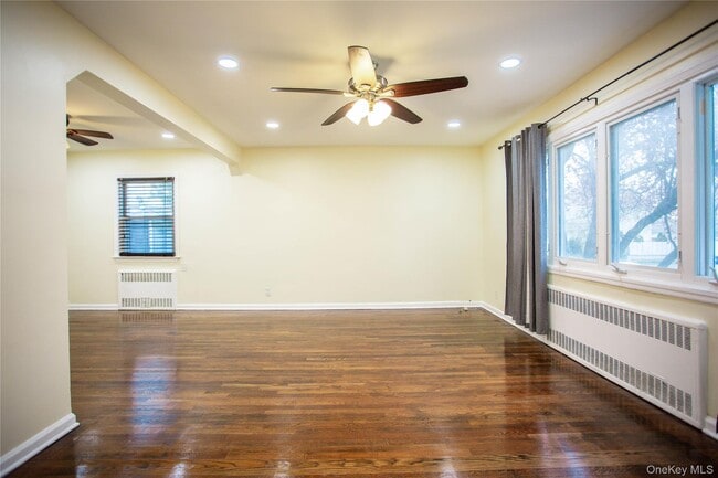 Building Photo - 193 Nassau Blvd