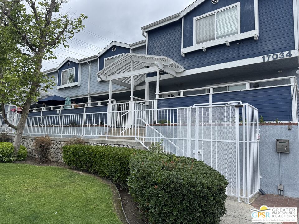 Primary Photo - 17042 Downey Ave