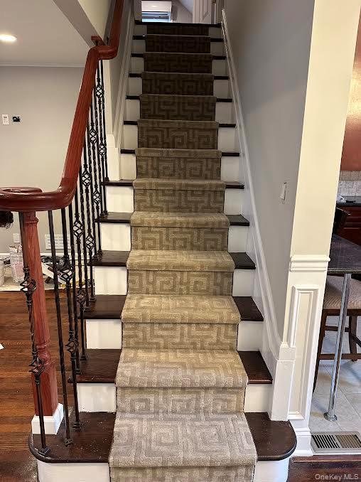 Foto del edificio - 258 N Suffolk Ave