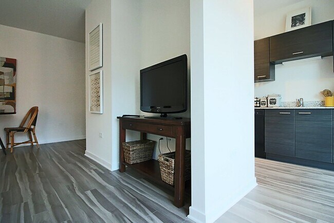 Foto del edificio - 802 N La Salle Dr