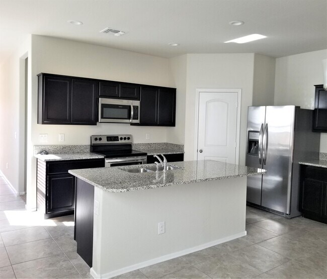 Building Photo - 4794 E Chromium Rd