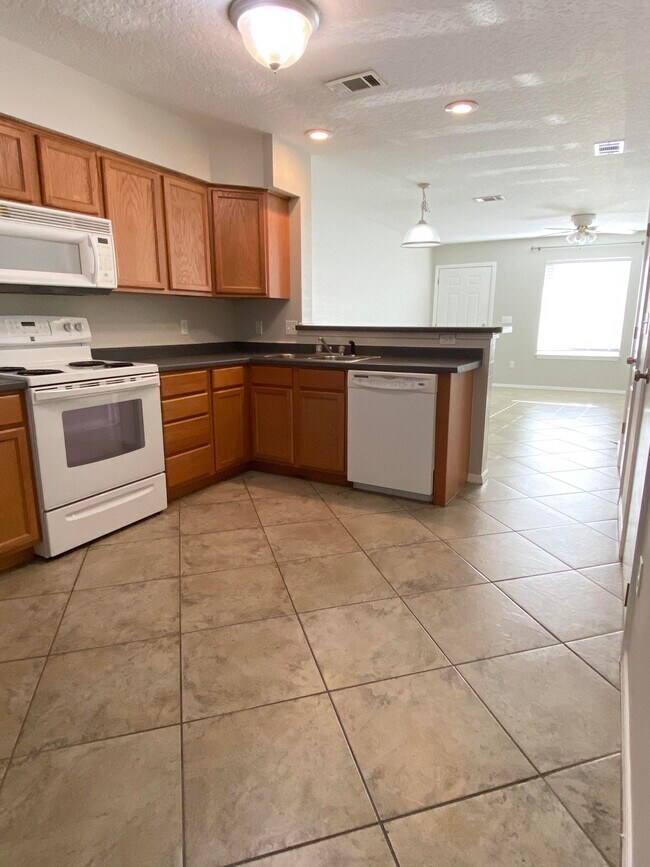 Building Photo - 1819 Shay-Lin Ct