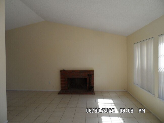 Foto del edificio - 3 Bedrooms, 2 Bathrooms, 3 Car Garage, Fir...