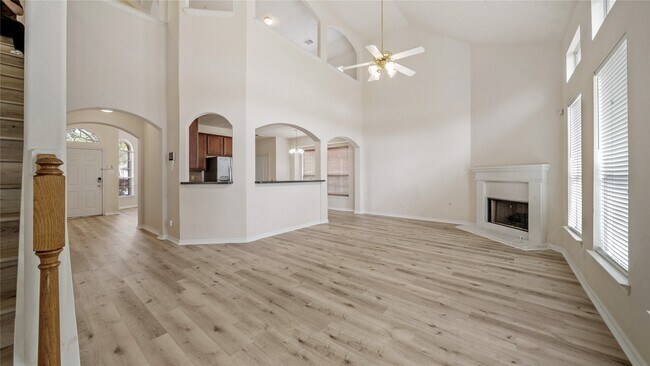 Foto del edificio - 9219 E Lakeside Dr