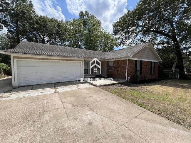 Building Photo - 2045 Wilson Rd