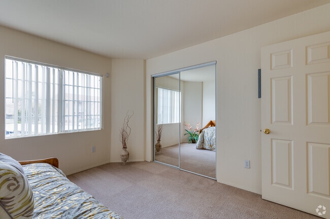 3 BR, 2 BA - 1 ,240 SF - Craig Ranch Villas