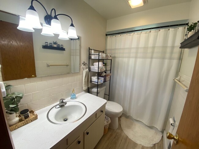 Building Photo - 968 Grove St