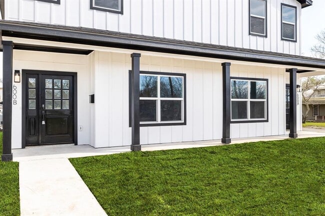 Building Photo - 600 Kimbro #B St