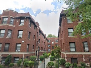 Building Photo - 2633 1/2 N Spaulding Ave