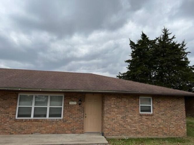 Primary Photo - 5625 W Hilltop Dr
