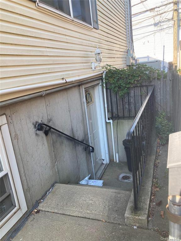 Foto del edificio - 611 E Park Ave