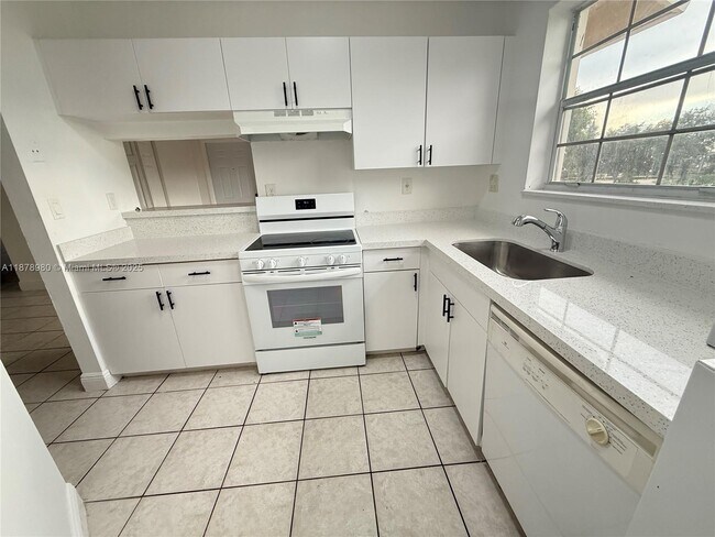 Foto del edificio - 1971 NW 96th Terrace