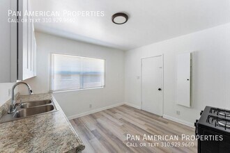 Building Photo - 546 W D St