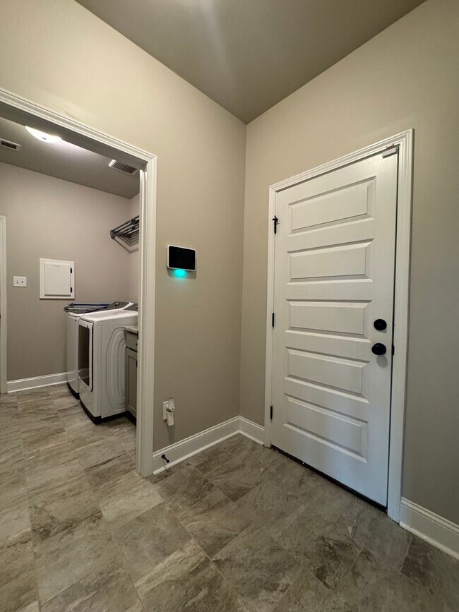 Building Photo - 234 Pumprock Dr