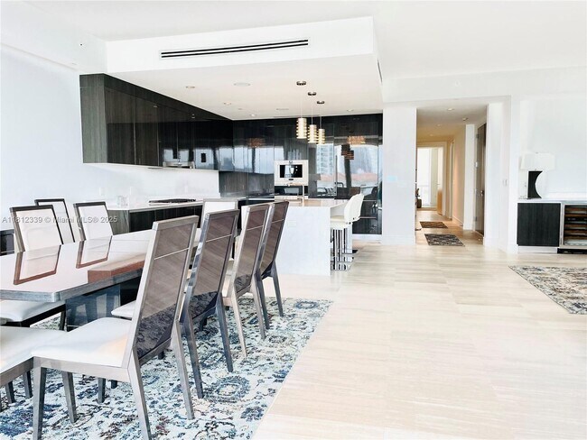 Foto del edificio - 3300 NE 188th St