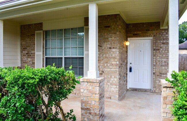 Foto del edificio - 1006 Addison Park Ln