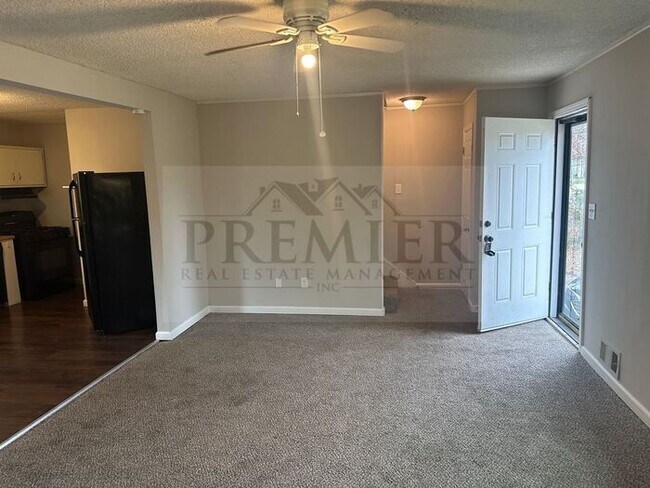 Foto del edificio - 8611 Lane Raytown MO Fresh updated home re...