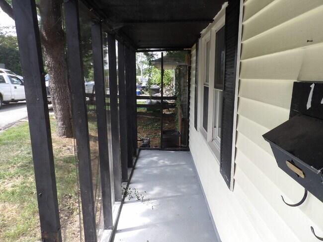 Building Photo - 146 Allnutt Dr