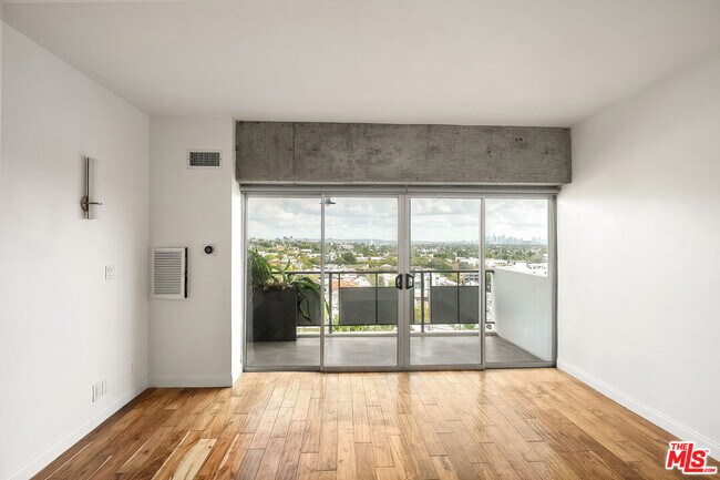 Building Photo - 1155 N La Cienega Blvd