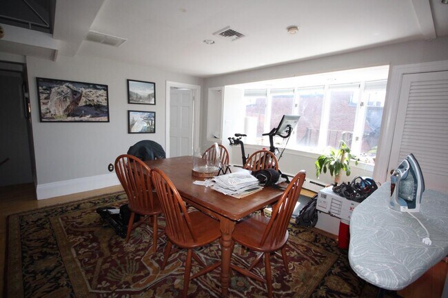 Building Photo - 550 Tremont St