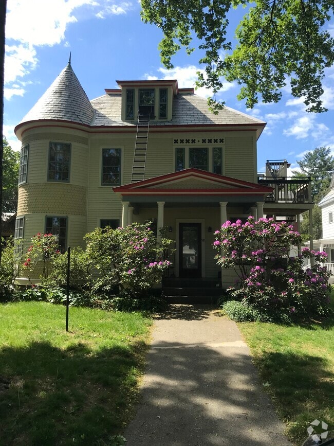 Building Photo - 98 High St