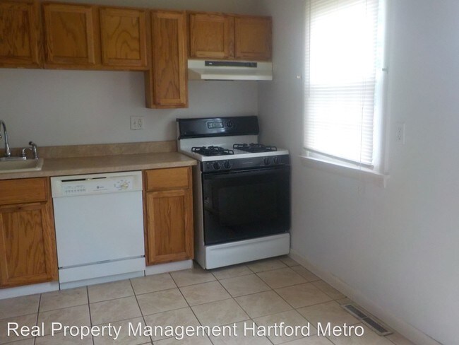 Building Photo - 2 br, 2 bath House - 9 Ambassador Dr Unit C