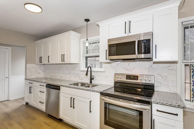 Foto del edificio - College Hill Home for rent! 4 bedroom 2 bath!