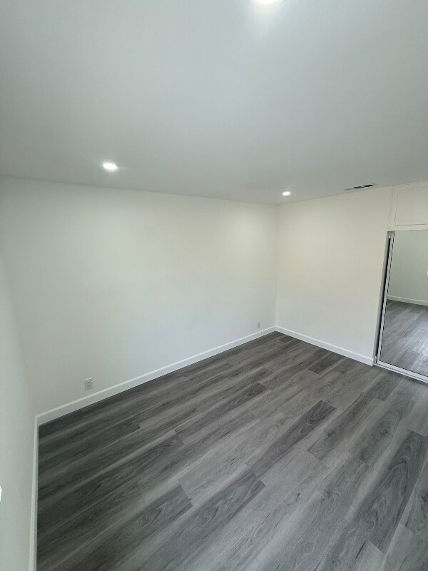 Foto del edificio - 9136 Clancey Ave