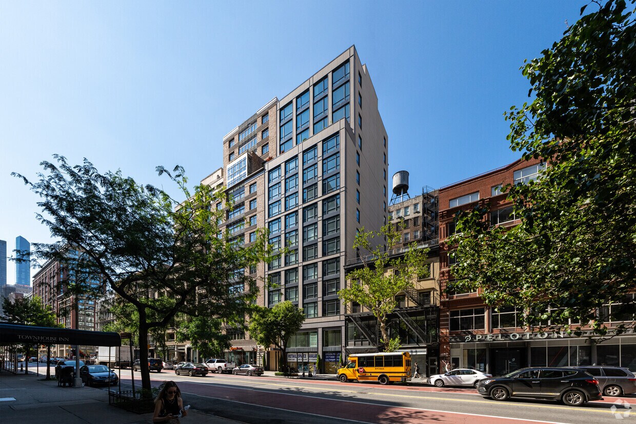 Primary Photo - Graydon Chelsea