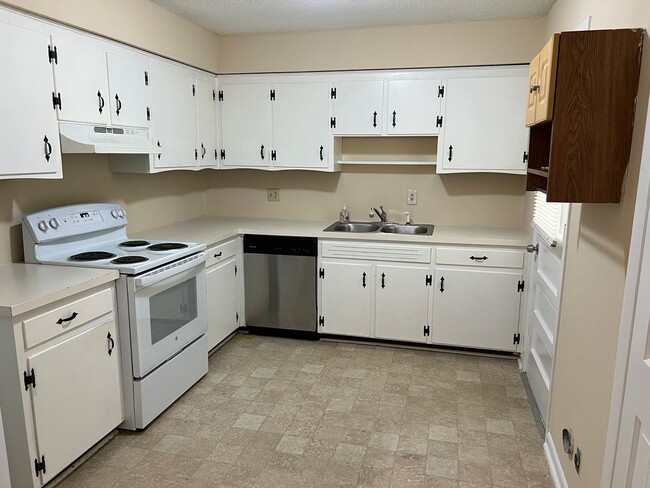 Building Photo - 717 Grove Ave