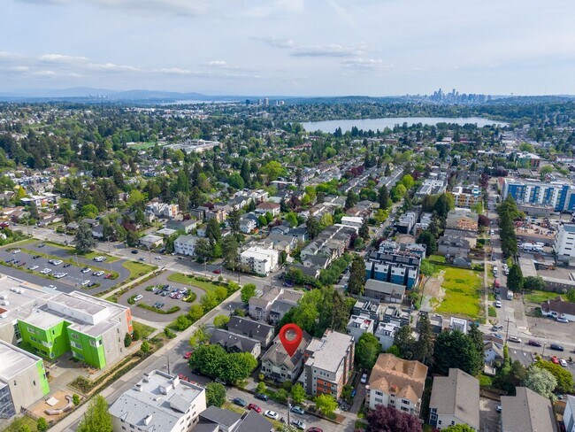 Foto del edificio - Greenwood Area Townhome!