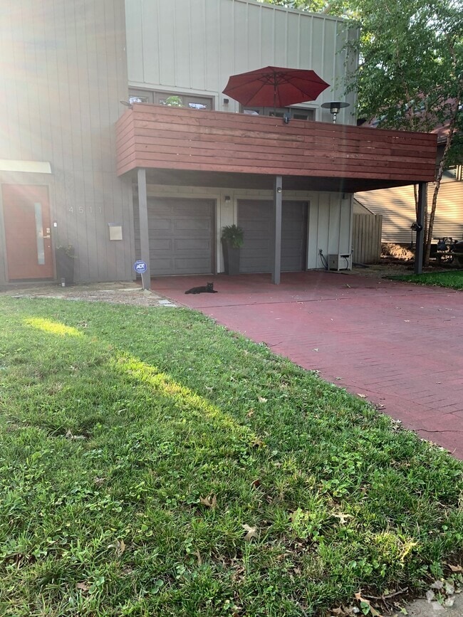 Building Photo - 4511 Fairmount Ave