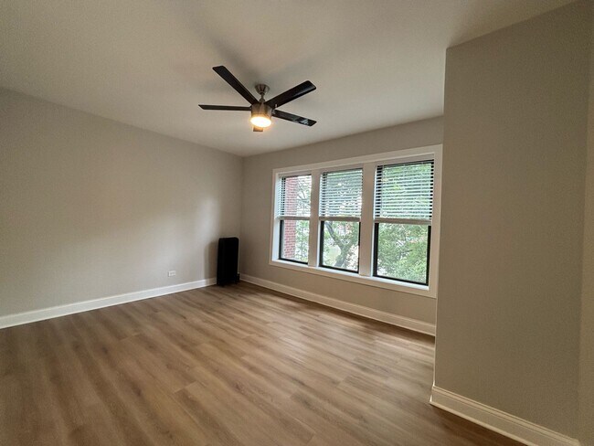Foto del edificio - Howard Beach Apartments