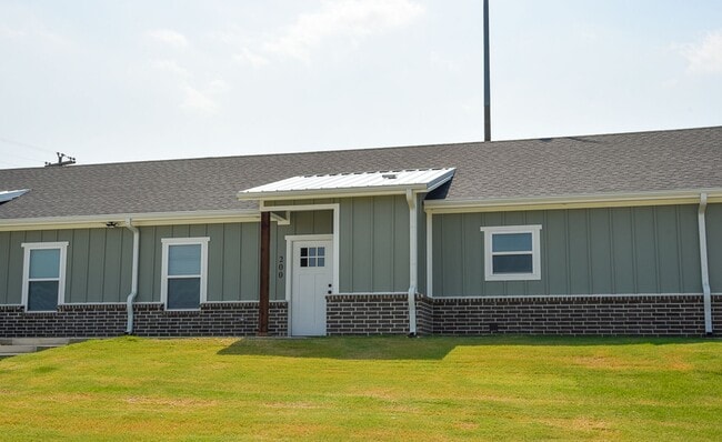 Building Photo - 1340-1340 Co Rd 2175