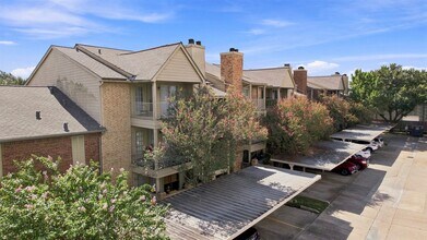 Building Photo - 11201 Lynbrook Dr