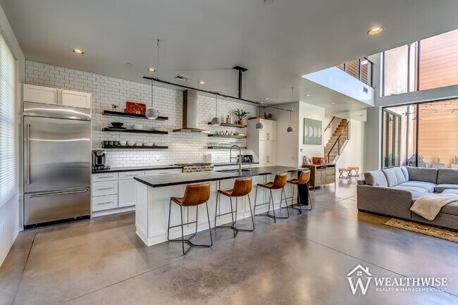 Foto del edificio - Rare Luxury Rental Opportunity in Tucson’s Mercado District