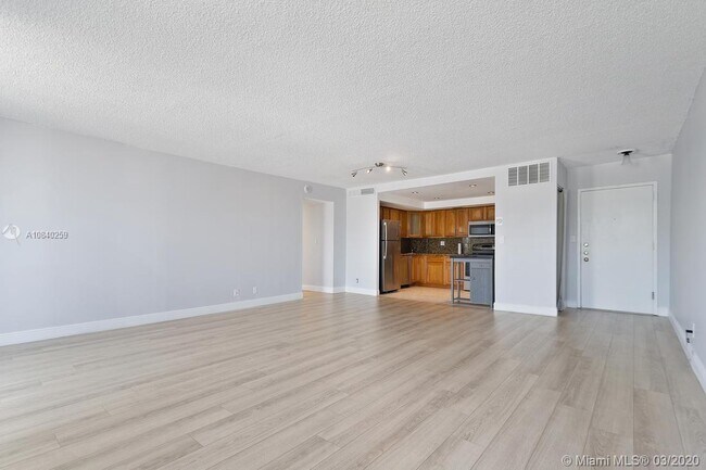 Building Photo - 2100 Sans Souci Blvd