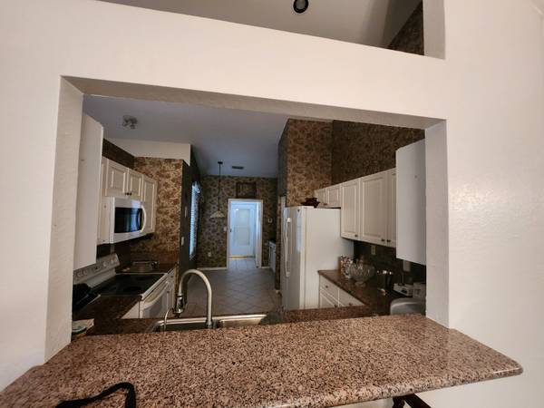 Foto del edificio - 2651 E Aragon Blvd
