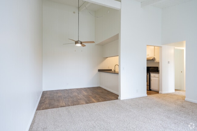 2BR, 1BA - 945SF - Dining Room - Country Club Apartments