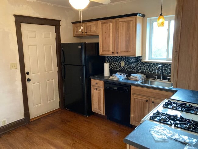 BackDoor - 98 Sandau Ave