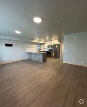 Building Photo - 280 E Lorene St