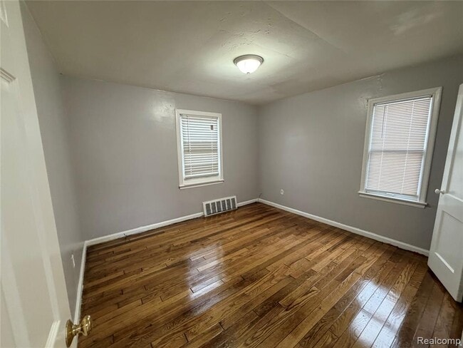 Building Photo - 7784 Mettetal St