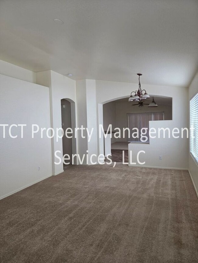 Building Photo - Great 2 Bed, 2 Bath with Open Floor Plan!