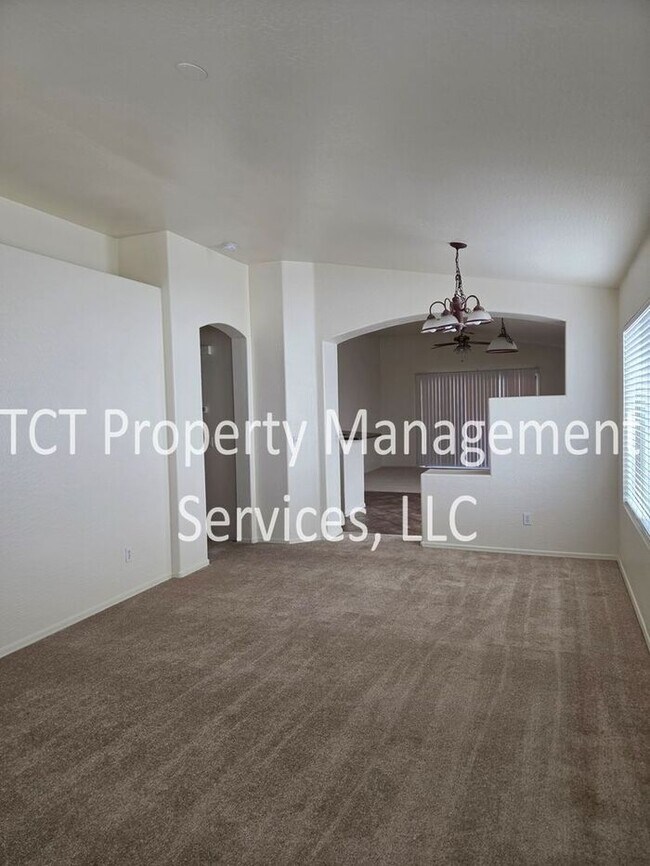 Foto del edificio - Great 3 Bed, 2 Bath with Open Floor Plan!