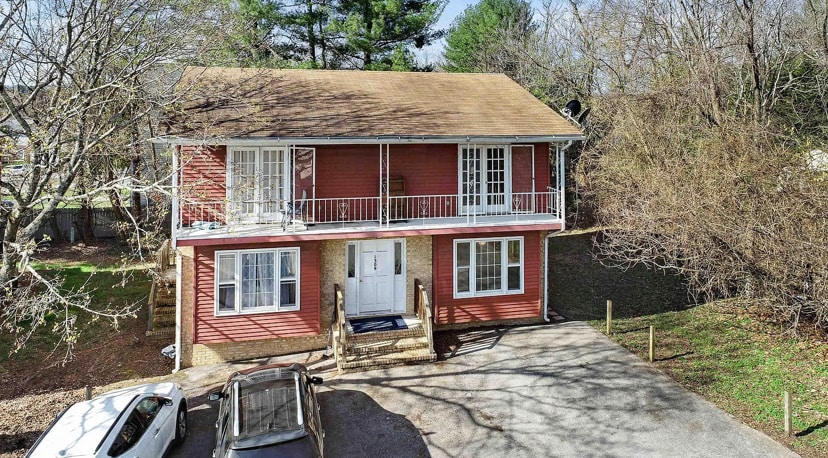 Primary Photo - 1301 Giles Rd