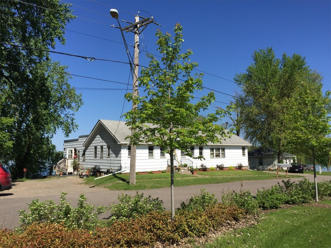 Primary Photo - 7105 Main St