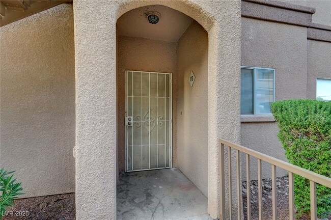 Building Photo - 5751 E Hacienda Ave