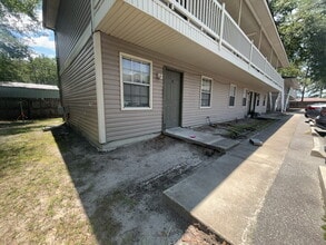 Building Photo - 215 Darsey Rd