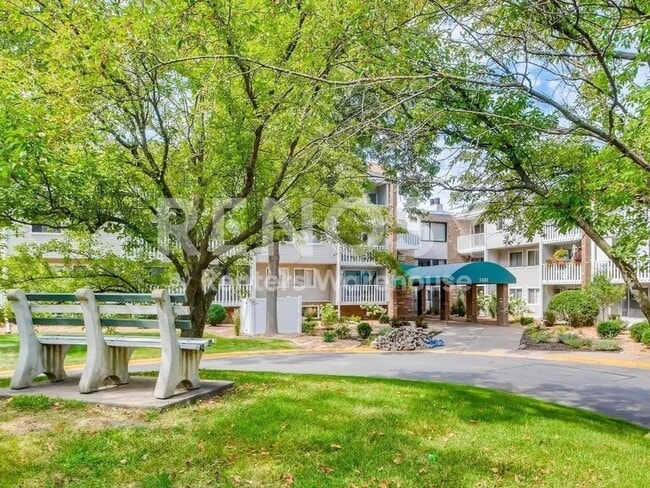 Building Photo - 1601 N Innsbruck Dr
